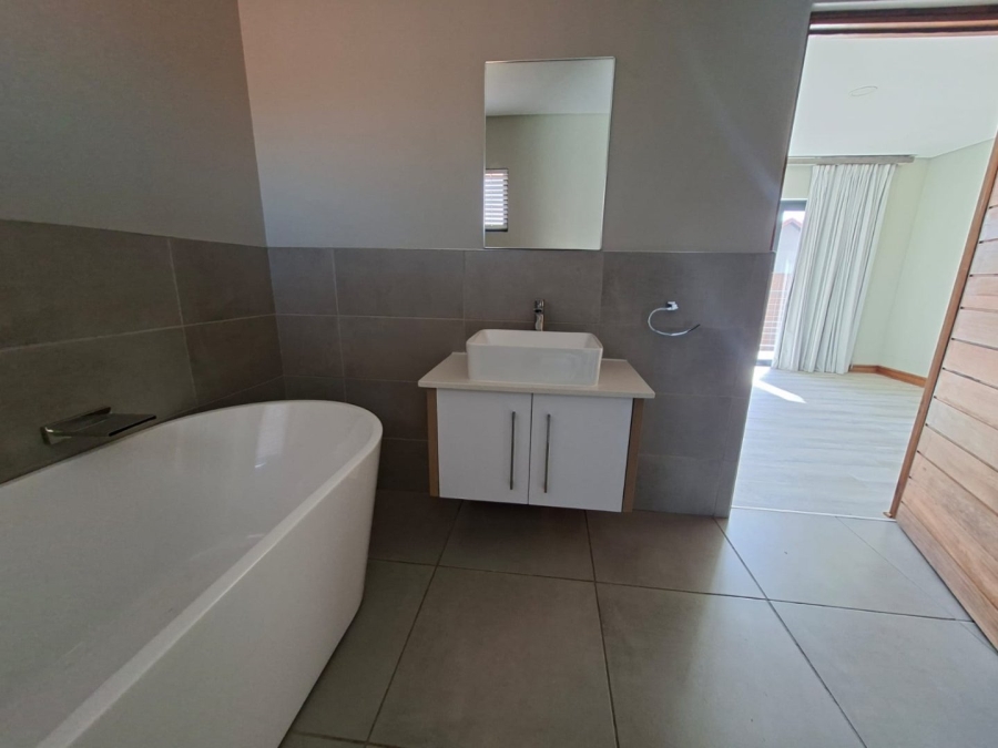 3 Bedroom Property for Sale in Wild Olive Estate Free State
